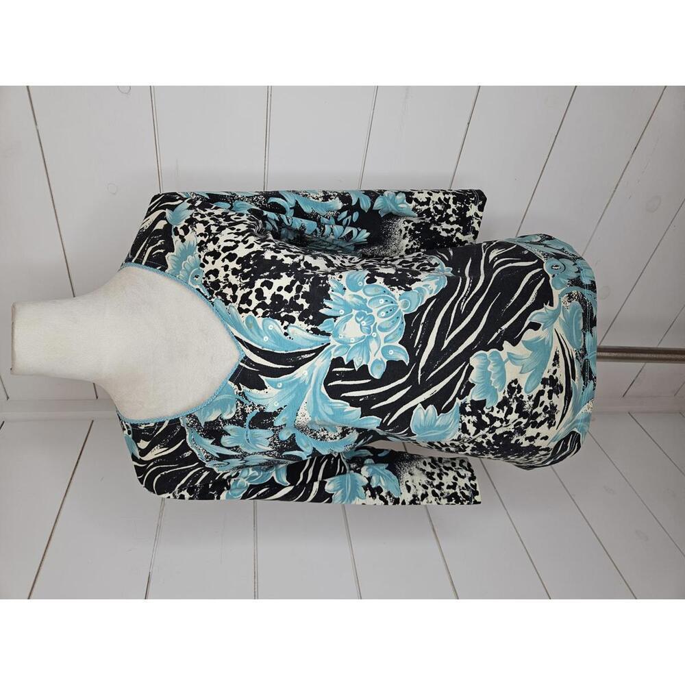 Y2K City Girl medium blue black & cream floral v neck shirt